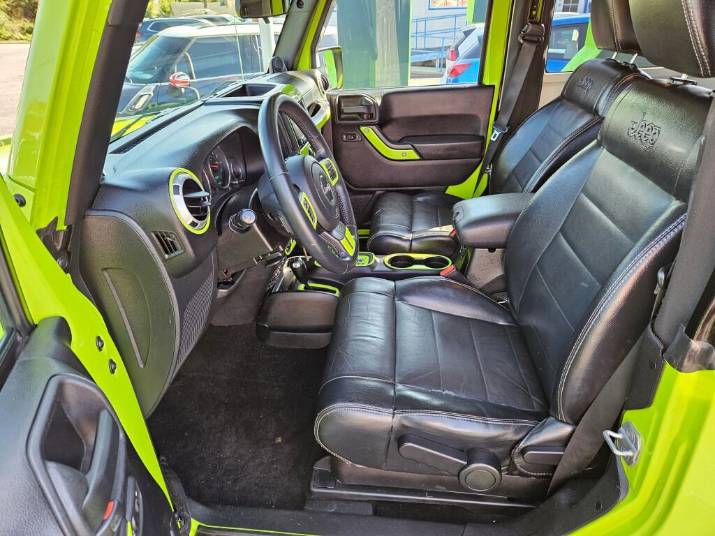 Used 2012 Jeep Wrangler Sahara w/ Connectivity Group AWD/4WD image 11