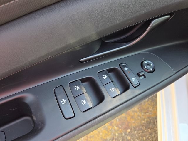 New 2026 Hyundai Elantra SEL FWD image 24
