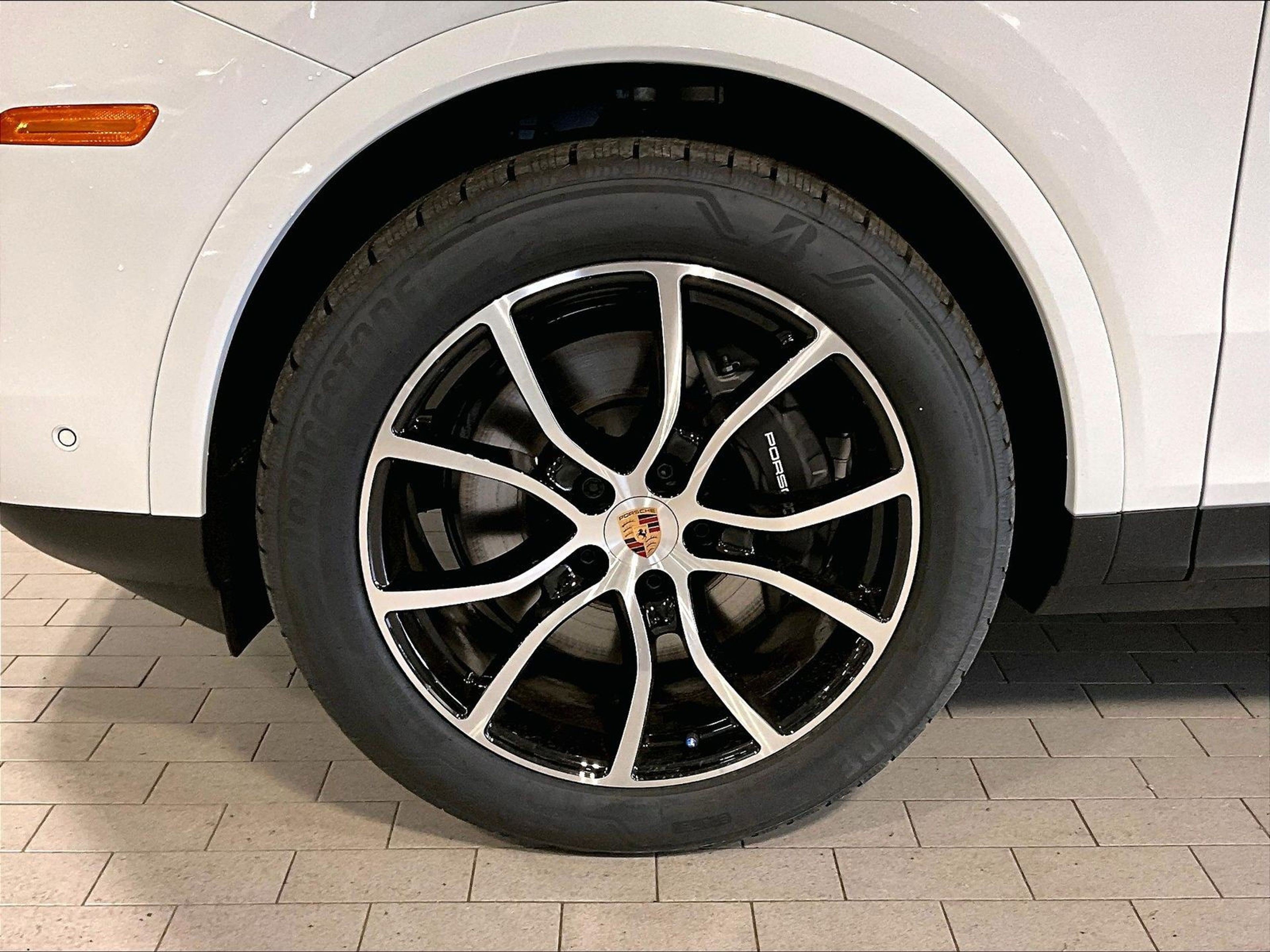 New 2026 Porsche Cayenne AWD/4WD image 13