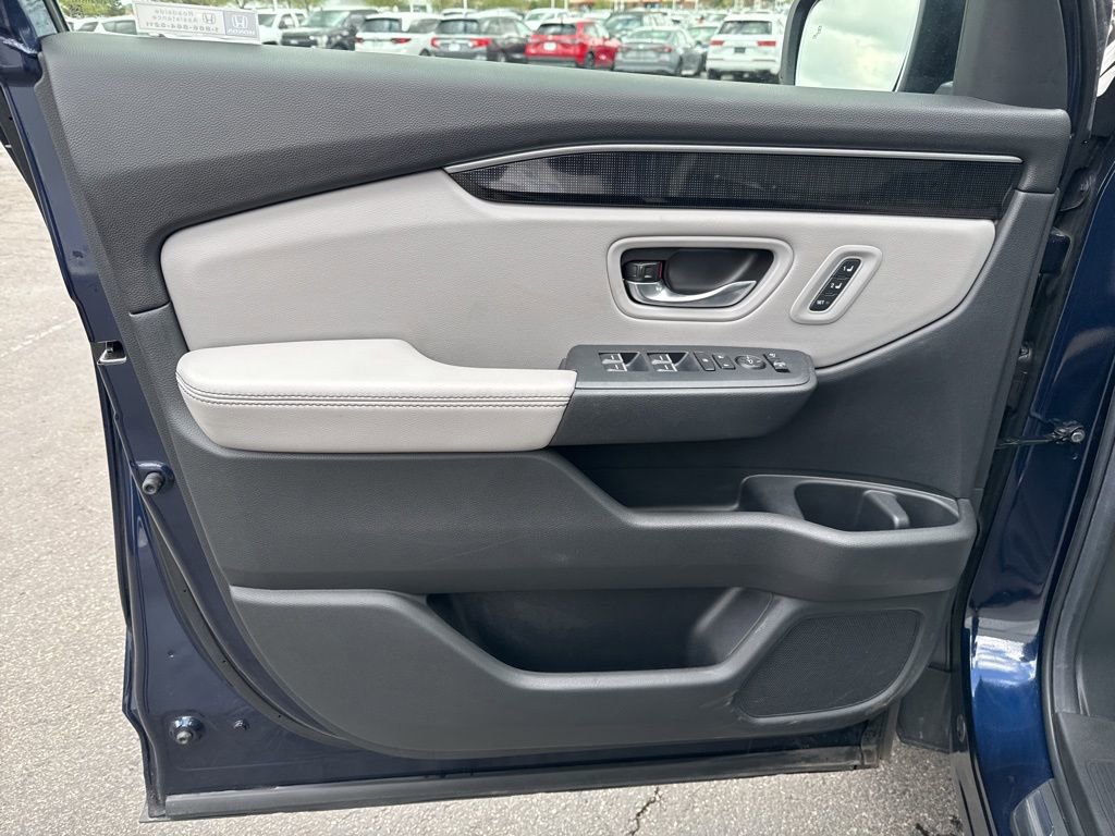 Certified 2025 Honda Pilot Elite image 34
