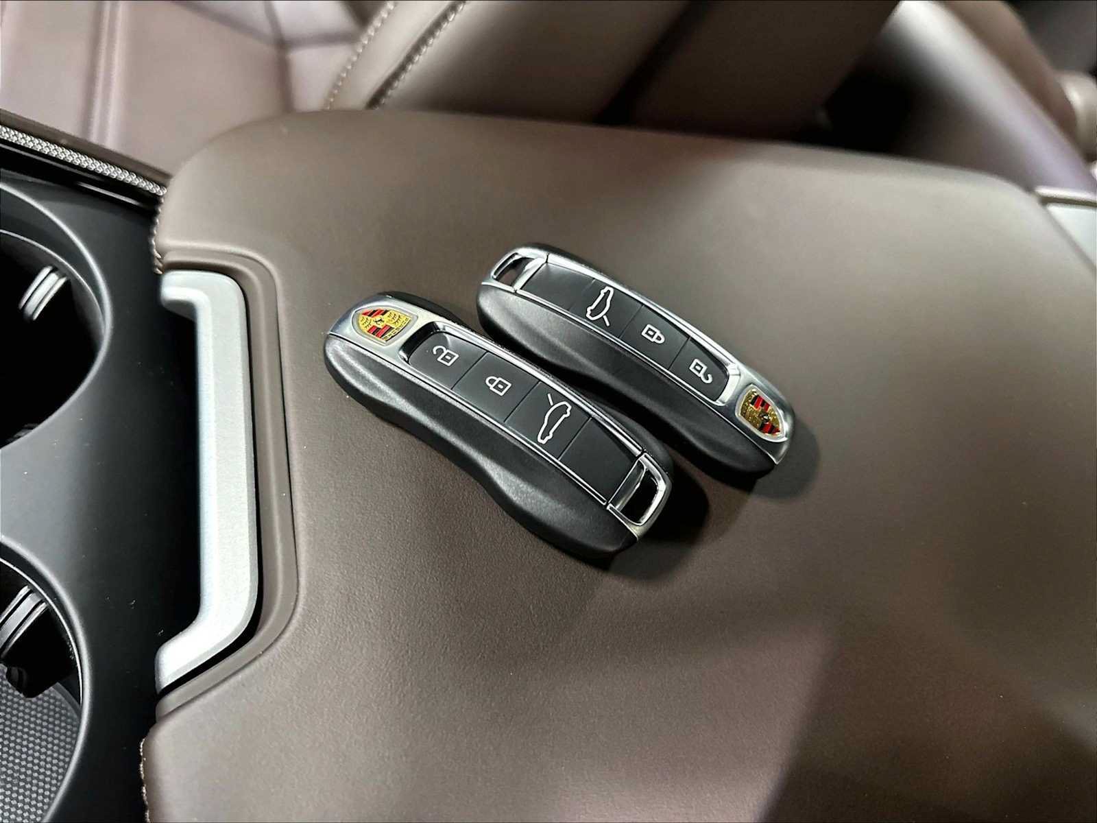 New 2026 Porsche Panamera 4 AWD/4WD image 36