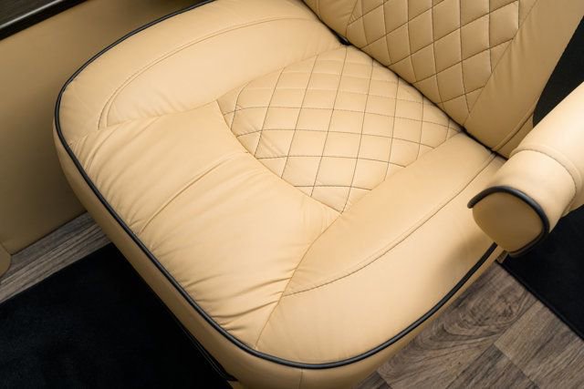 Used 2021 Mercedes-Benz Sprinter 3500 image 18