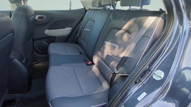 Used 2025 Hyundai Venue Limited image 10