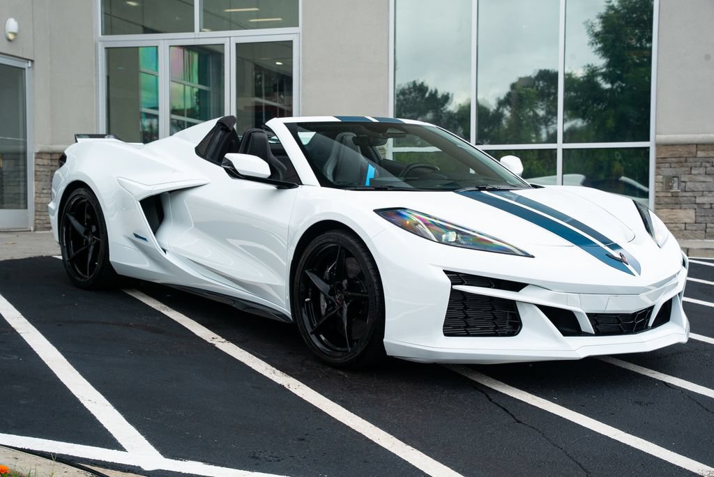Used 2024 Chevrolet Corvette E-Ray AWD/4WD image 8