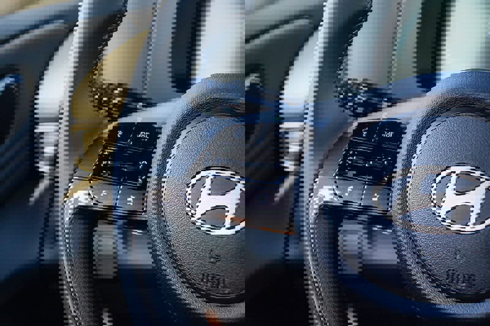 New 2025 Hyundai Elantra Sport image 18