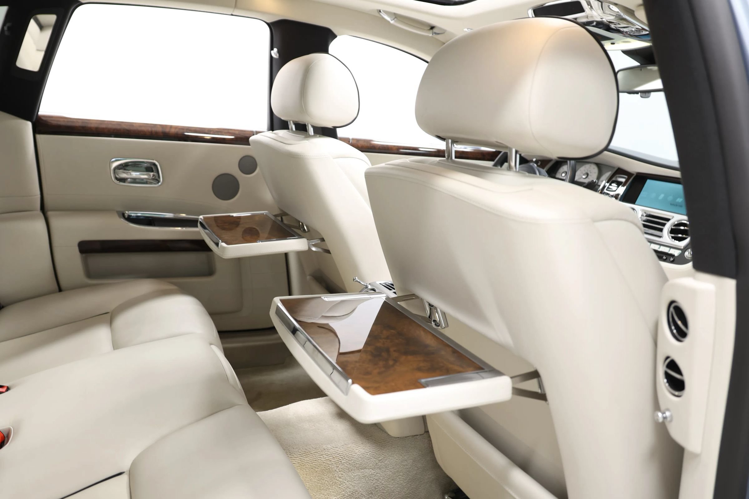 Used 2017 Rolls-Royce Ghost RWD image 97