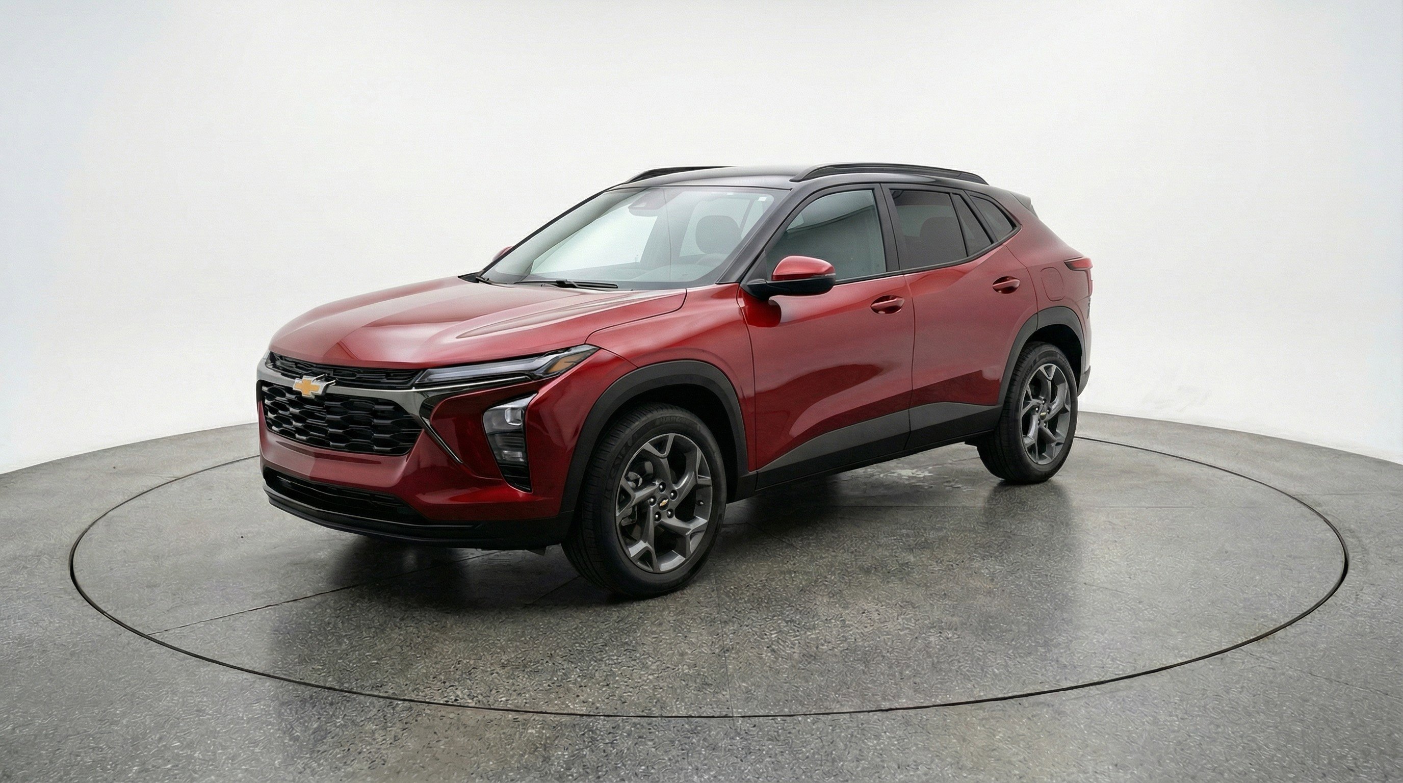 Used 2025 Chevrolet Trax LT FWD image 3