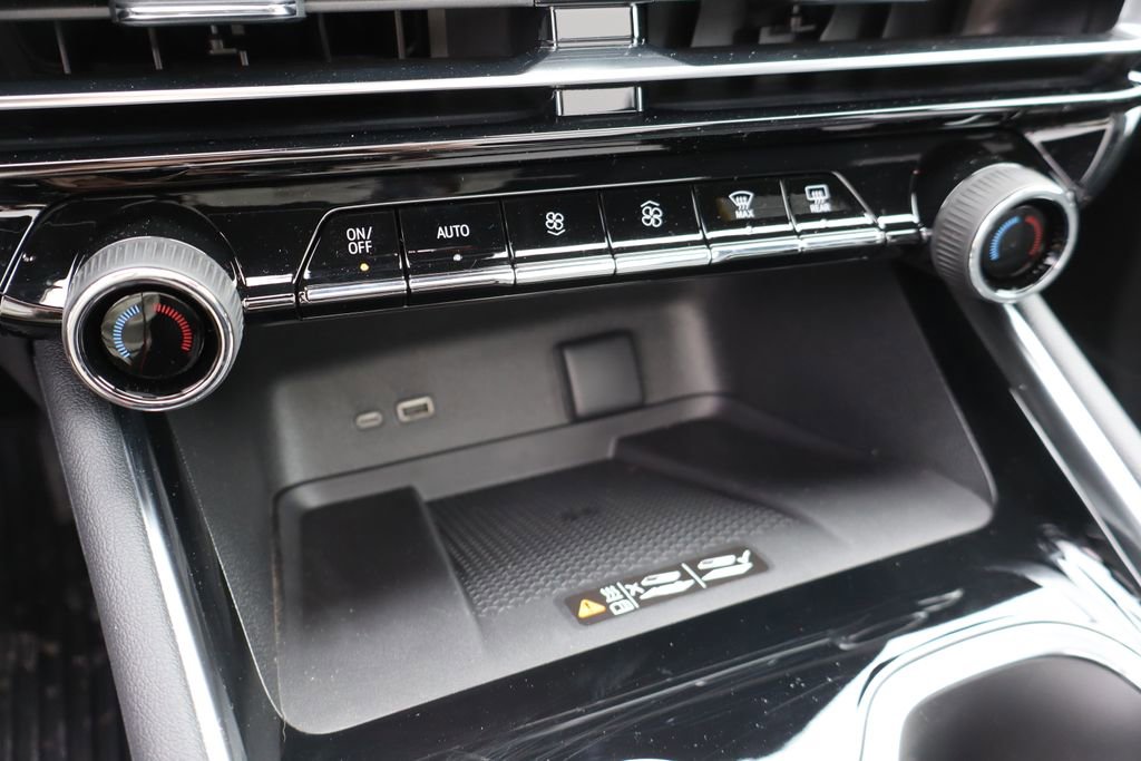 New 2026 Chevrolet Traverse LT w/ Sun and Wheel Package image 22