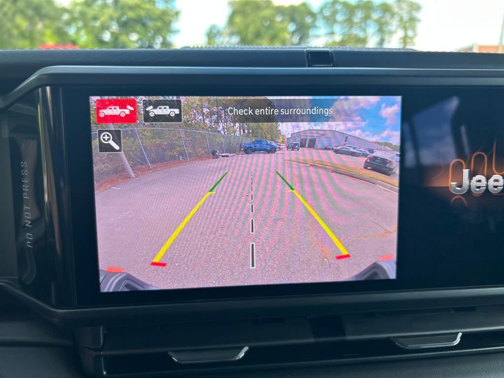 New 2025 Jeep Gladiator Mojave image 16