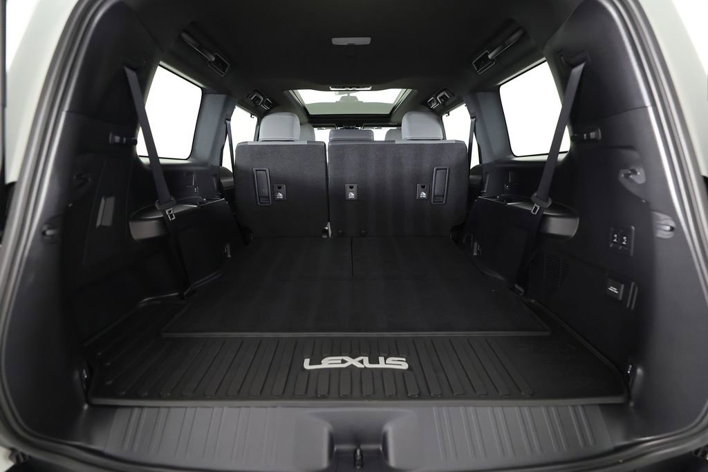 Used 2026 Lexus GX 550 w/ Accessory Package (2T) AWD/4WD image 15