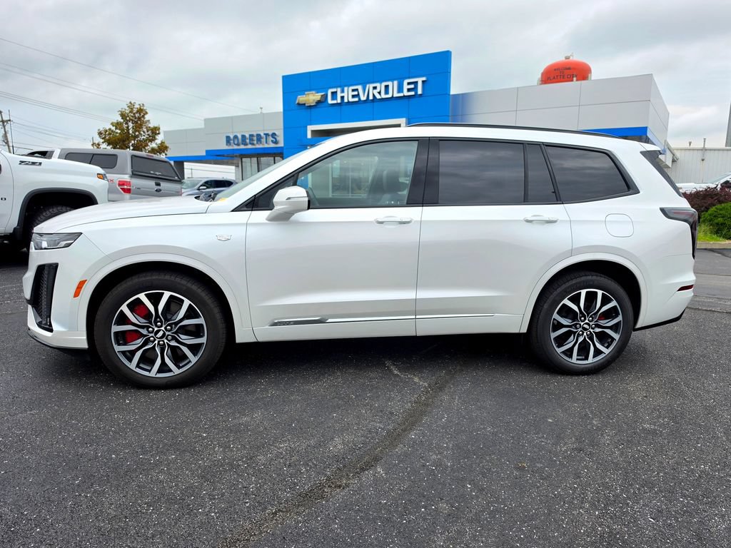 Used 2025 Cadillac XT6 Sport w/ LPO, Floor Liner Package AWD/4WD image 3