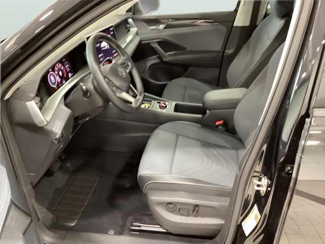 Certified 2025 Volkswagen Tiguan SE w/ Panoramic Sunroof Package AWD/4WD image 9