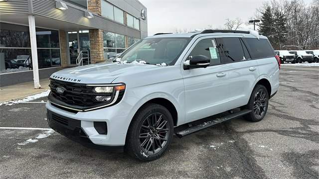 New 2025 Ford Expedition Platinum w/ Stealth Performance Package image 3