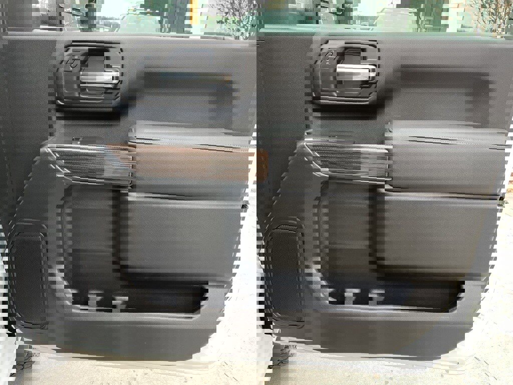 Used 2024 Chevrolet Silverado 2500 LT w/ Convenience Package image 19