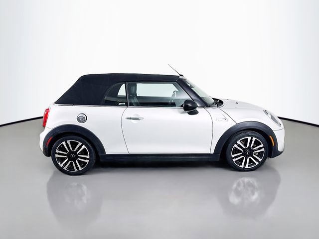 Used 2019 MINI Cooper S w/ Signature Upholstery Package FWD image 6