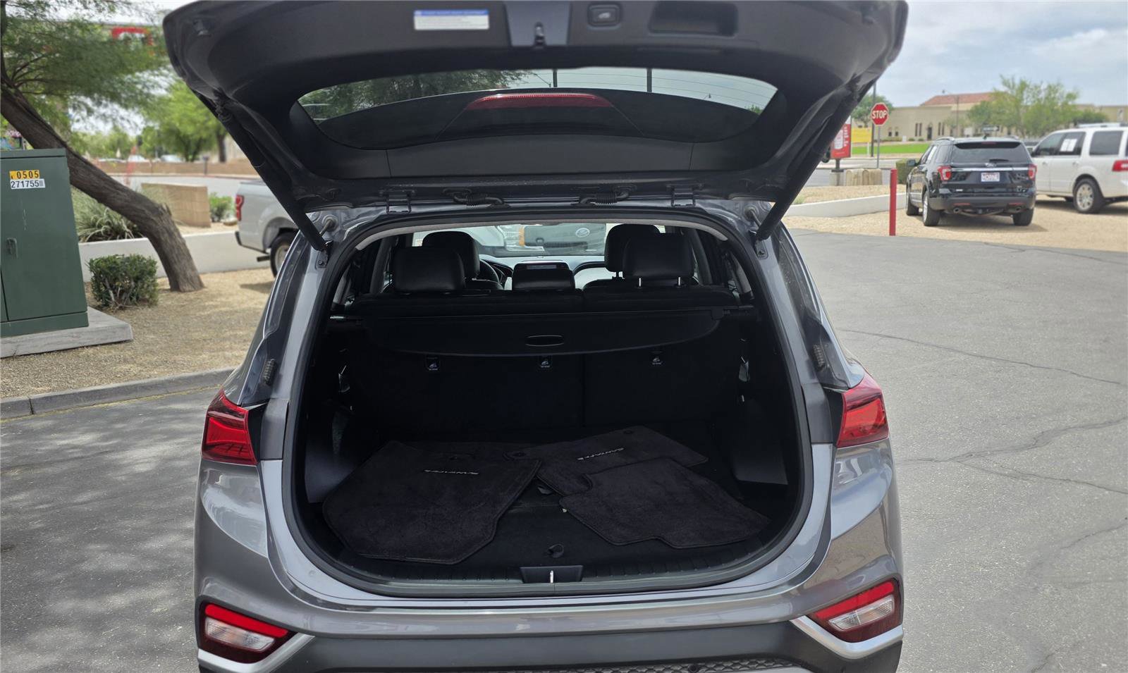 Used 2019 Hyundai Santa Fe Limited FWD image 11