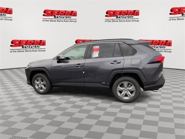 Used 2025 Toyota RAV4 XLE AWD/4WD image 6