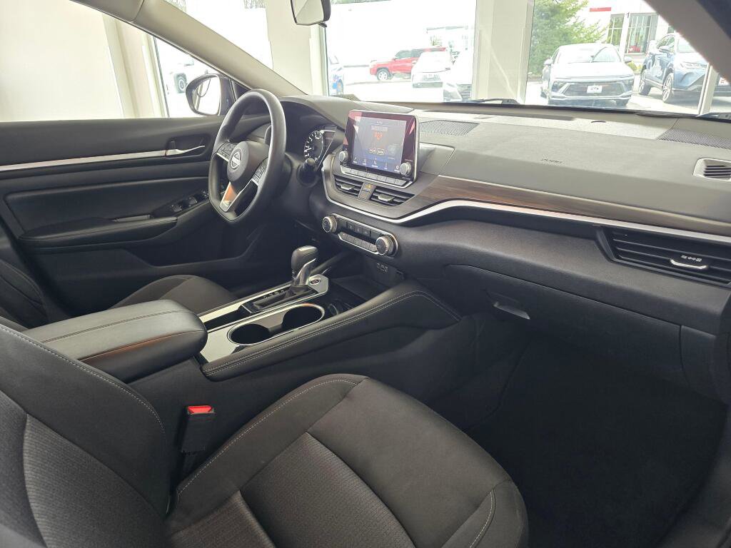 Used 2023 Nissan Altima 2.5 SV FWD image 42