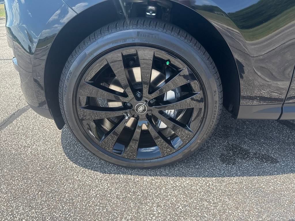 New 2025 Land Rover Range Rover Sport SE image 14