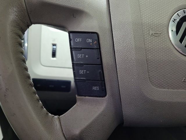 Used 2010 Mercury Mariner Premier image 29