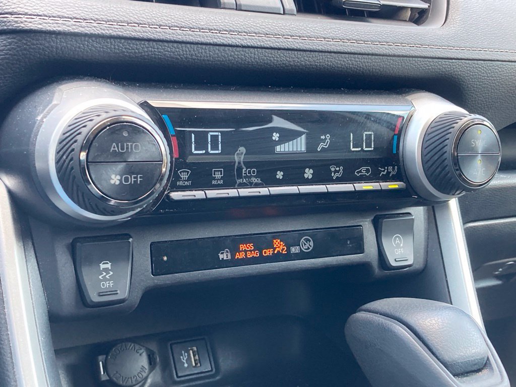 Certified 2025 Toyota RAV4 XLE FWD image 26