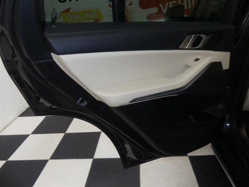 Used 2022 BMW X5 xDrive40i w/ Premium Package image 27