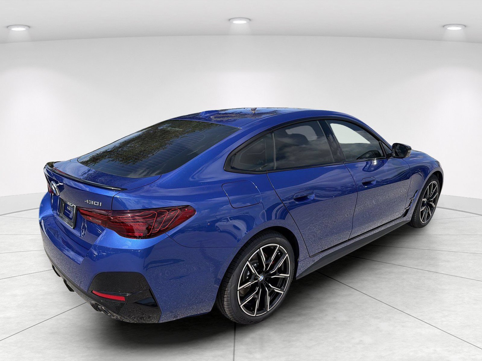New 2026 BMW 430i w/ M Sport Package RWD image 4