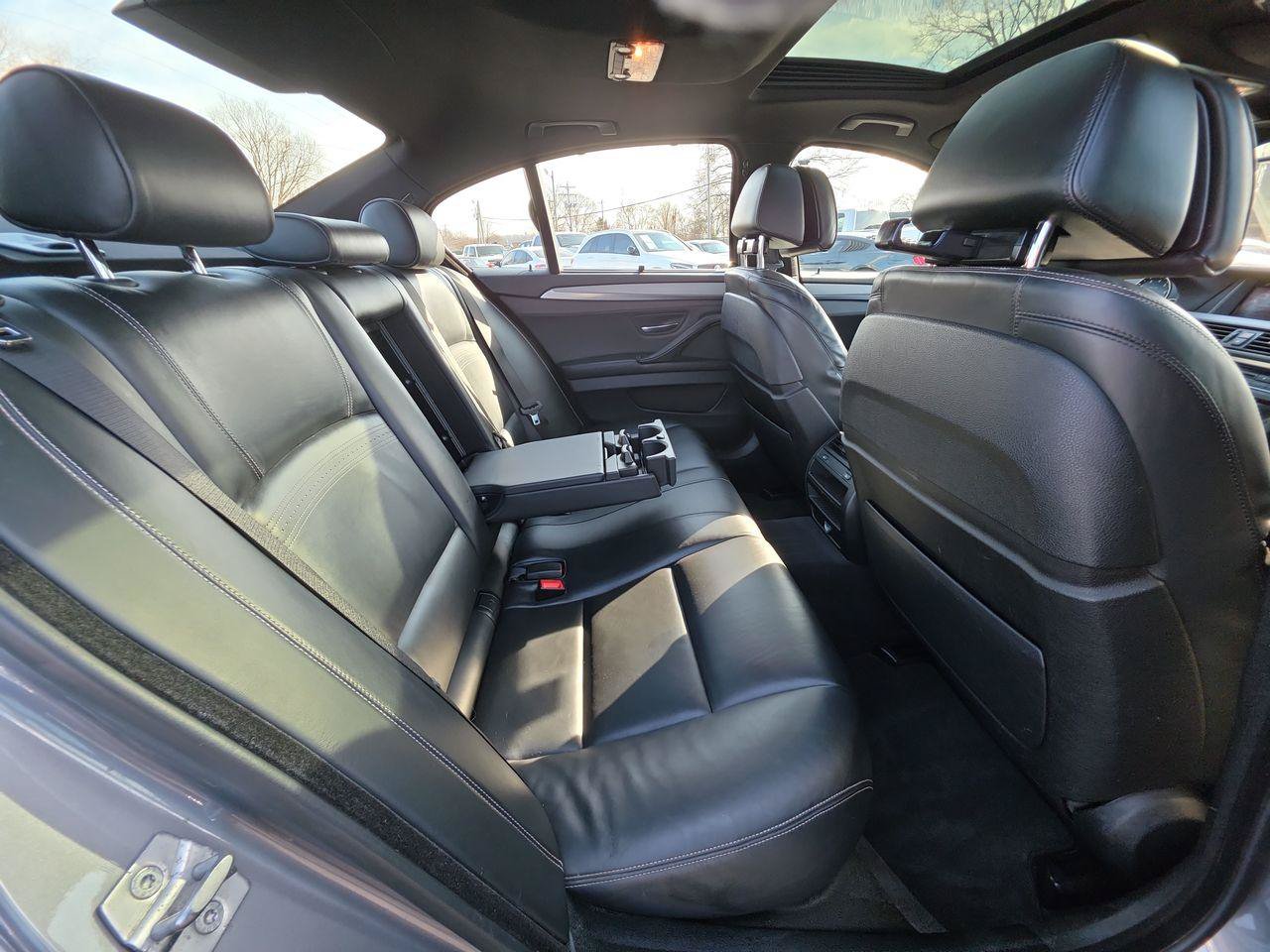 Used 2015 BMW 550i xDrive Sedan AWD/4WD image 7