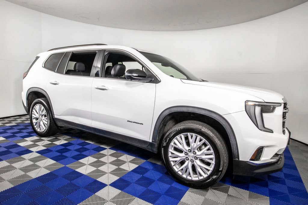 Used 2024 GMC Acadia Elevation image 2