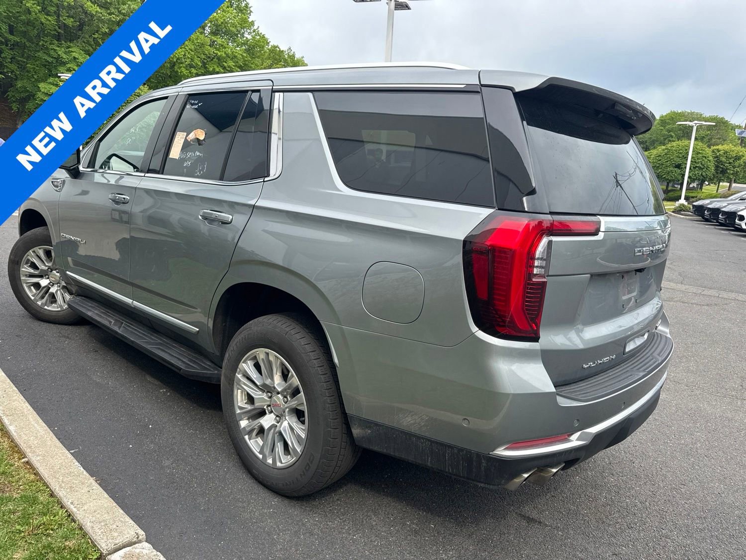 Used 2025 GMC Yukon Denali AWD/4WD image 5