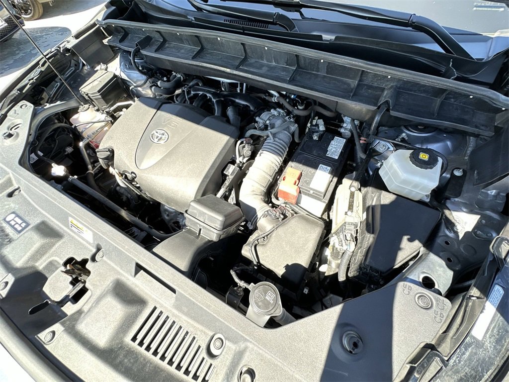 Used 2022 Toyota Highlander XLE image 39