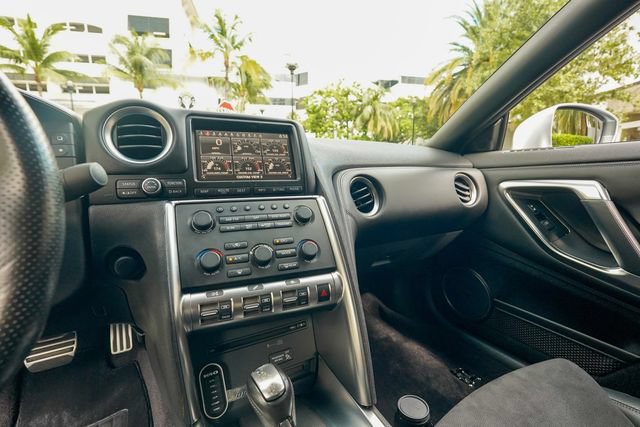 Used 2010 Nissan GT-R Premium AWD/4WD image 68