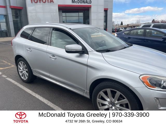 Used 2017 Volvo XC60 T5 Inscription w/ Preferred Option Package image 4