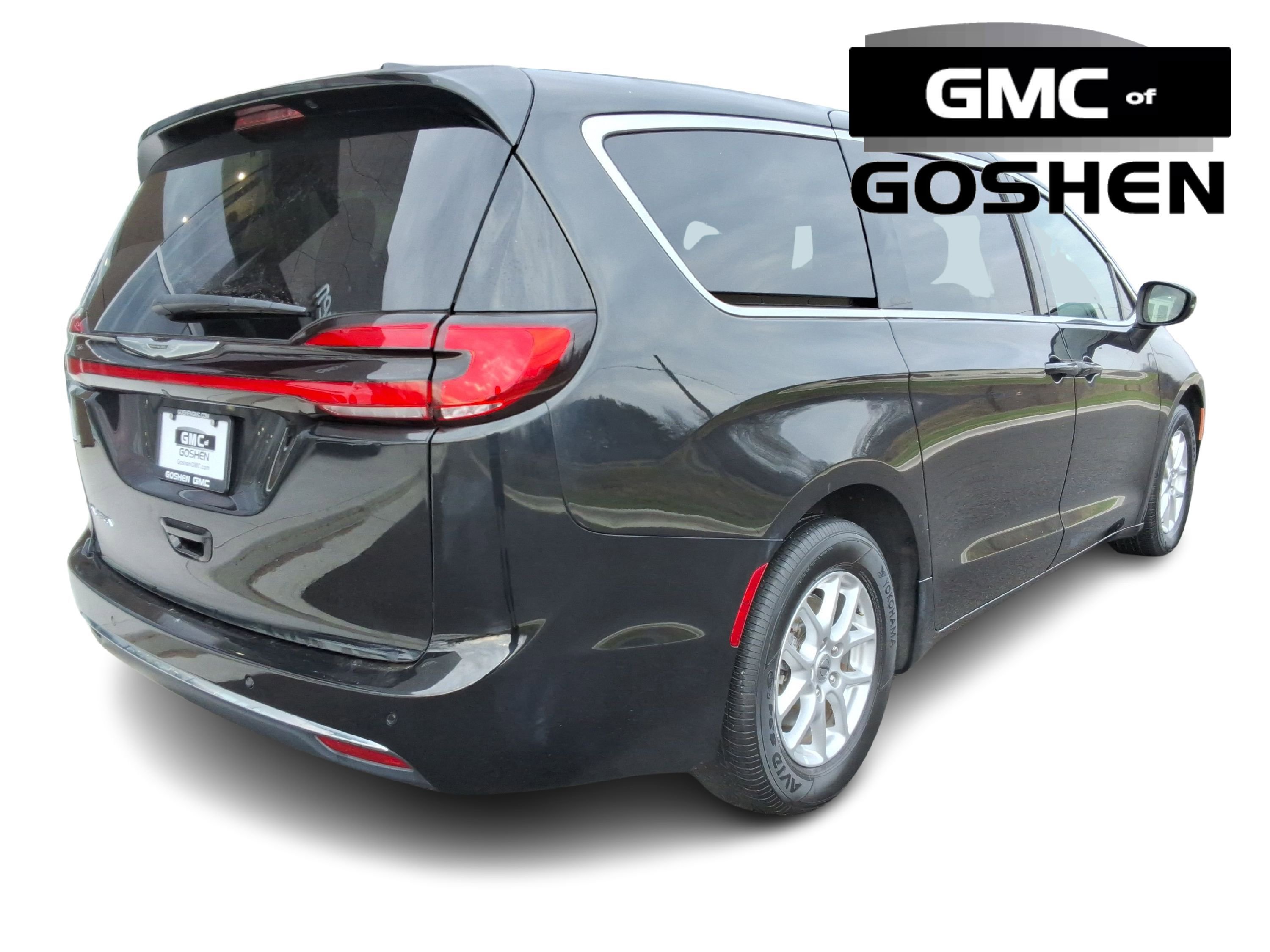 Used 2023 Chrysler Pacifica Touring image 9