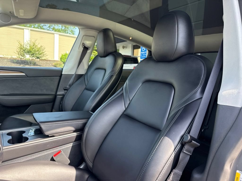 Used 2024 Tesla Model Y Long Range AWD/4WD image 16