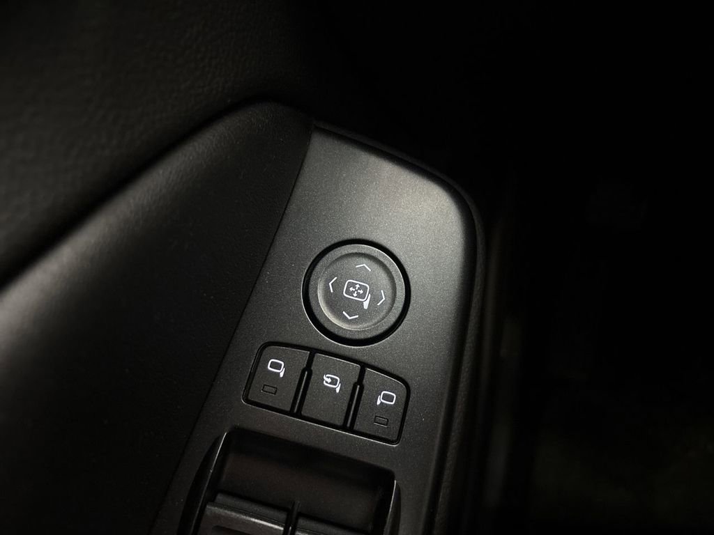 Used 2015 Chevrolet Suburban LTZ AWD/4WD image 60