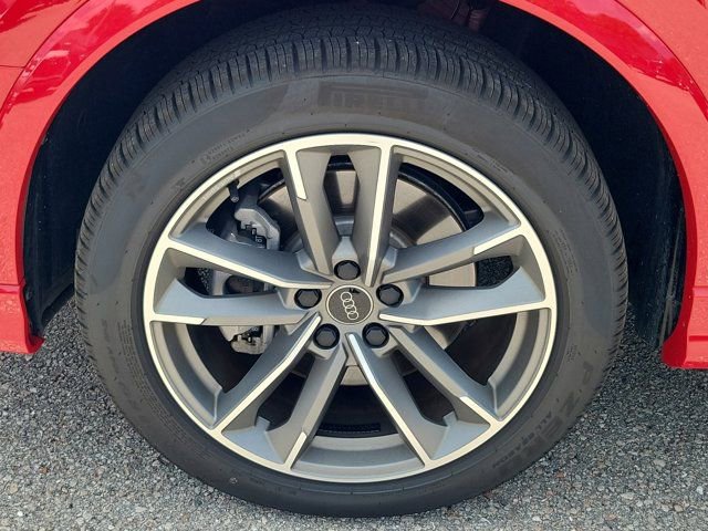 Certified 2025 Audi Q3 2.0T Premium w/ Convenience Package AWD/4WD image 9