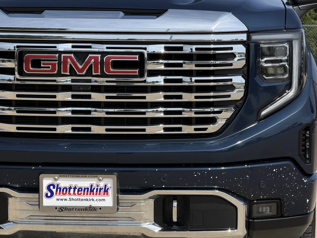 Used 2023 GMC Sierra 1500 Denali w/ Denali Reserve Package AWD/4WD image 8