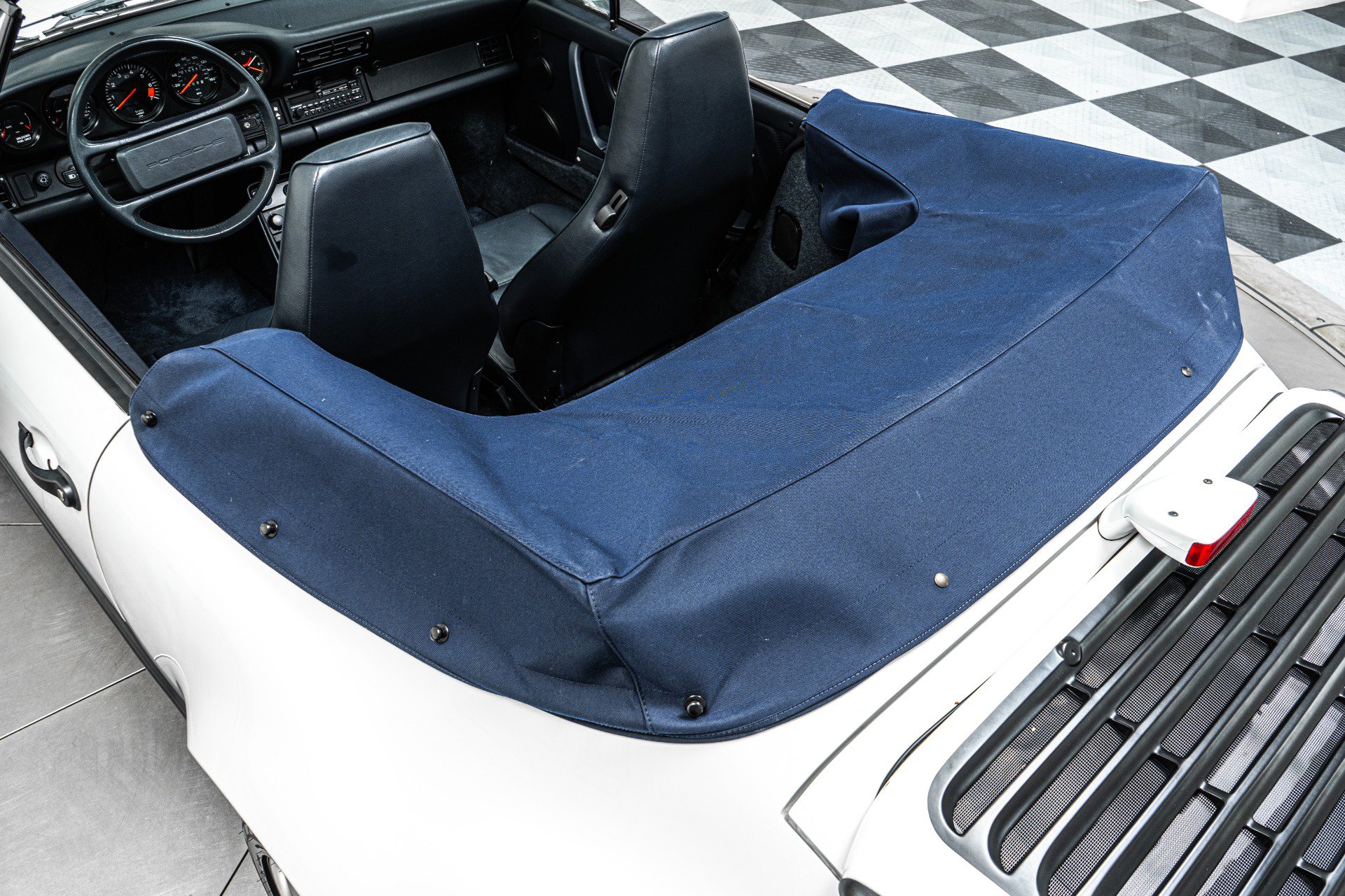 Used 1989 Porsche 911 Carrera RWD image 33