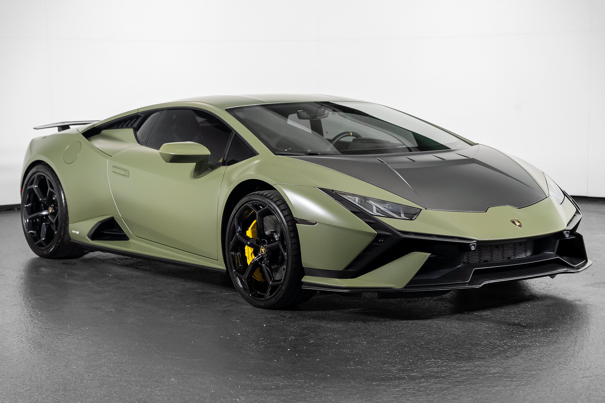 Used 2023 Lamborghini Huracan Tecnica RWD image 36