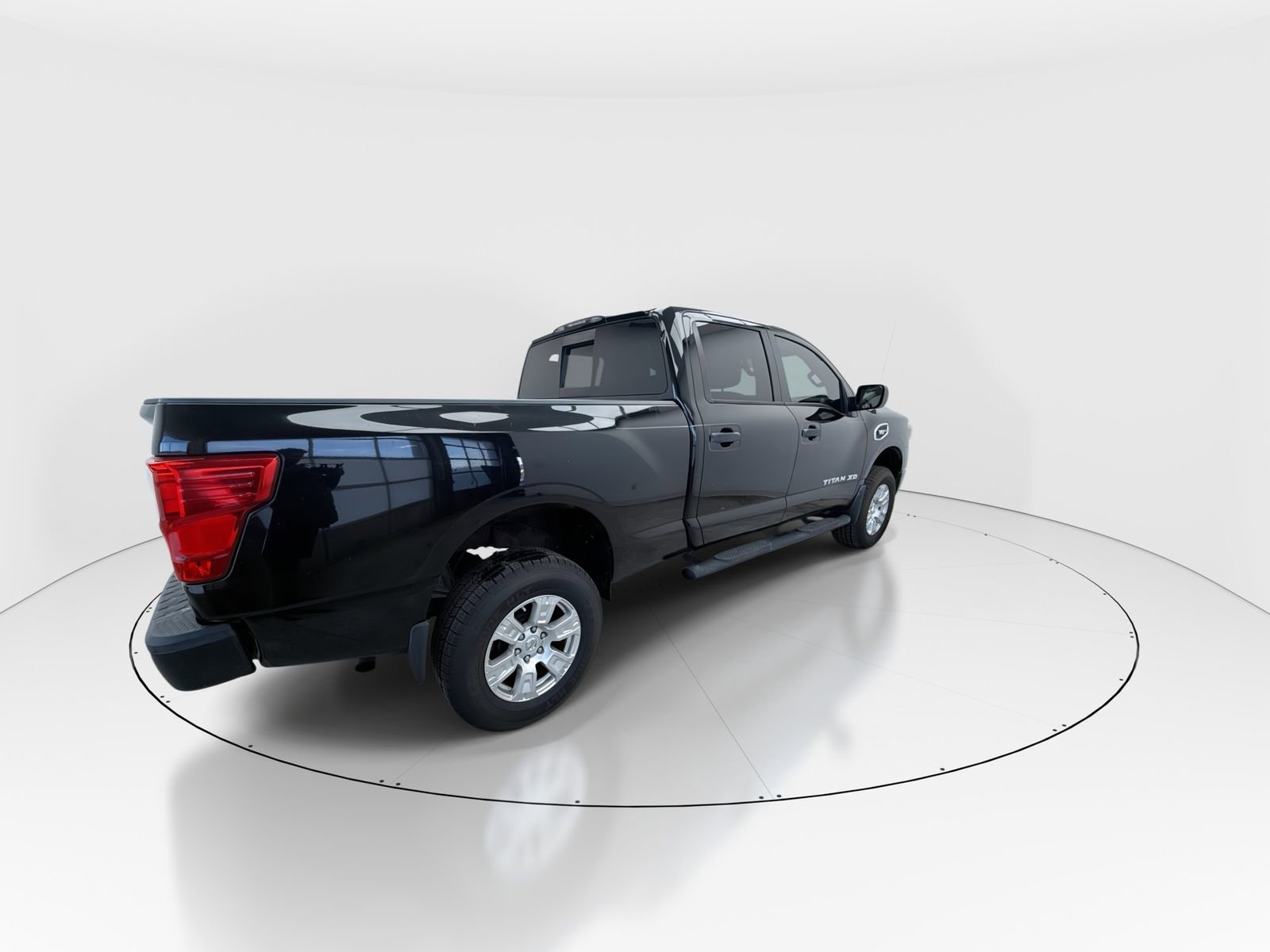 Used 2017 Nissan Titan S image 8
