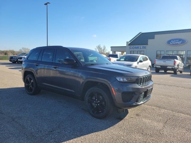 Used 2023 Jeep Grand Cherokee Altitude image 20