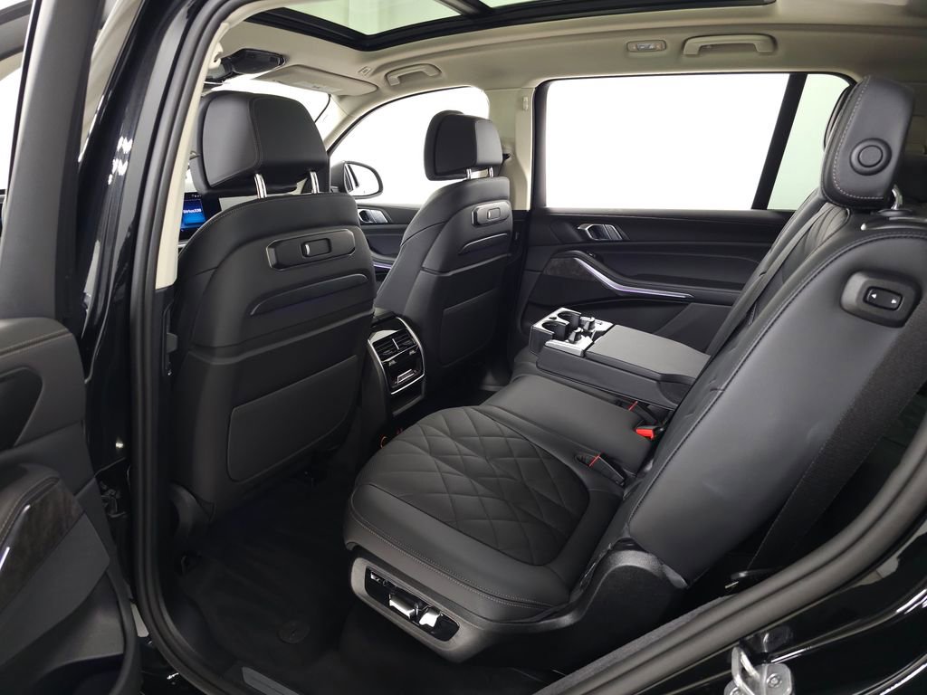 Used 2026 BMW X7 xDrive40i AWD/4WD image 39