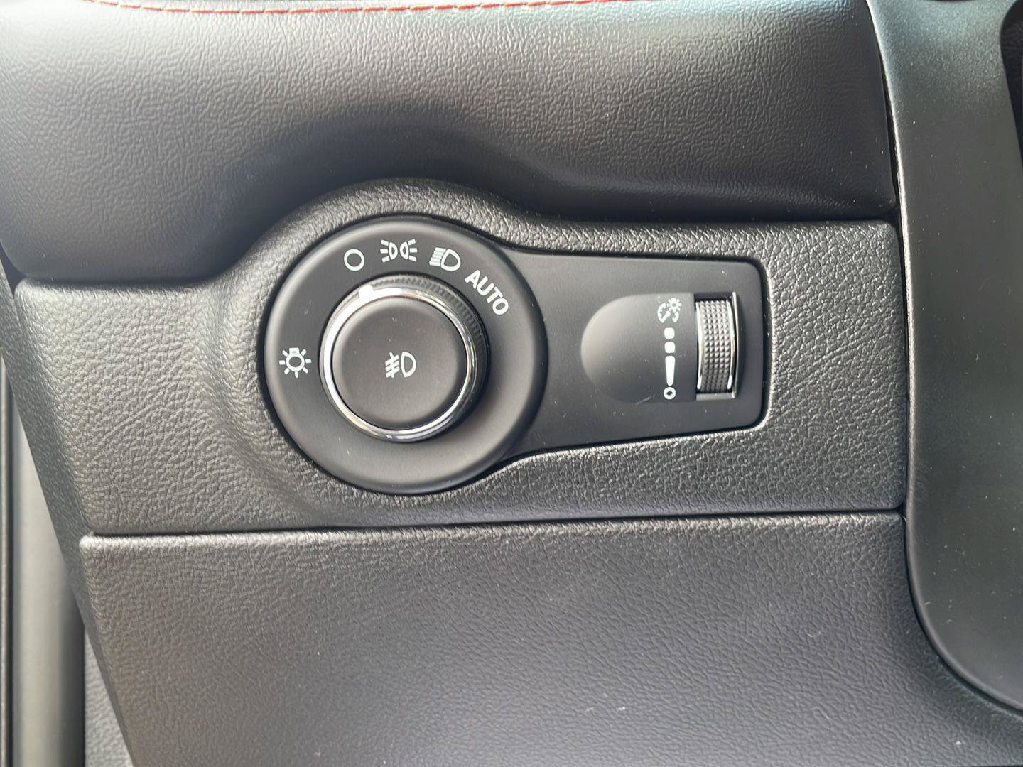 Used 2023 Dodge Durango R/T AWD/4WD image 13