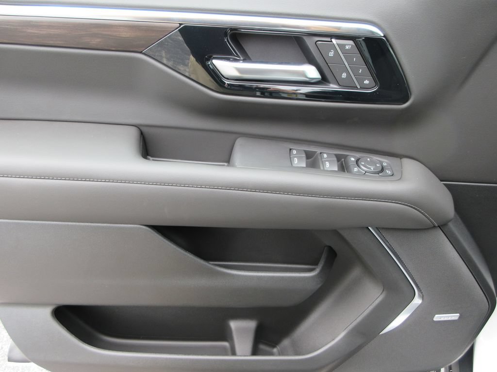New 2026 Chevrolet Tahoe LT w/ Comfort Package AWD/4WD image 23