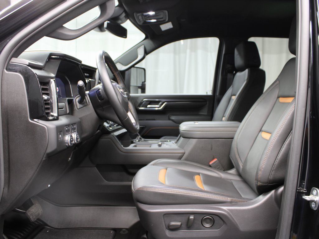 Used 2024 GMC Sierra 2500 AT4 image 9