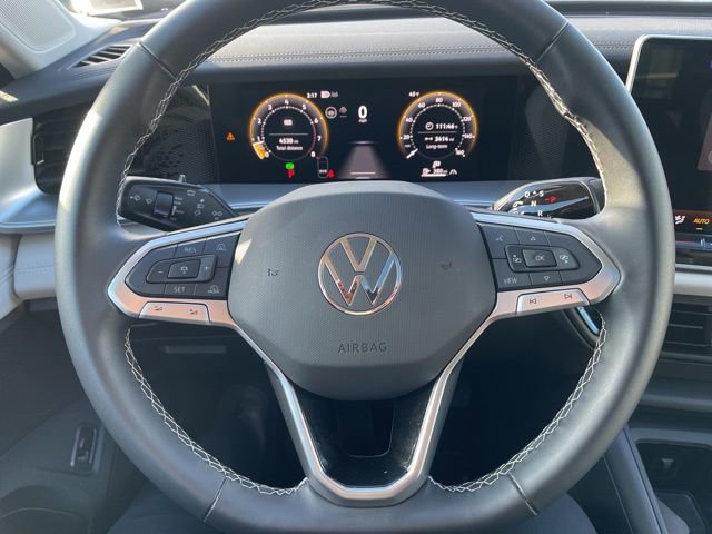 Used 2025 Volkswagen Tiguan SE w/ Panoramic Sunroof Package image 15