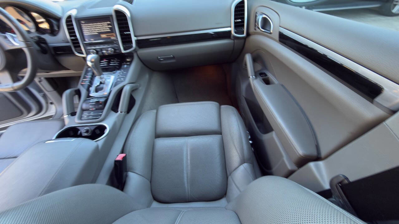 Used 2011 Porsche Cayenne S image 49