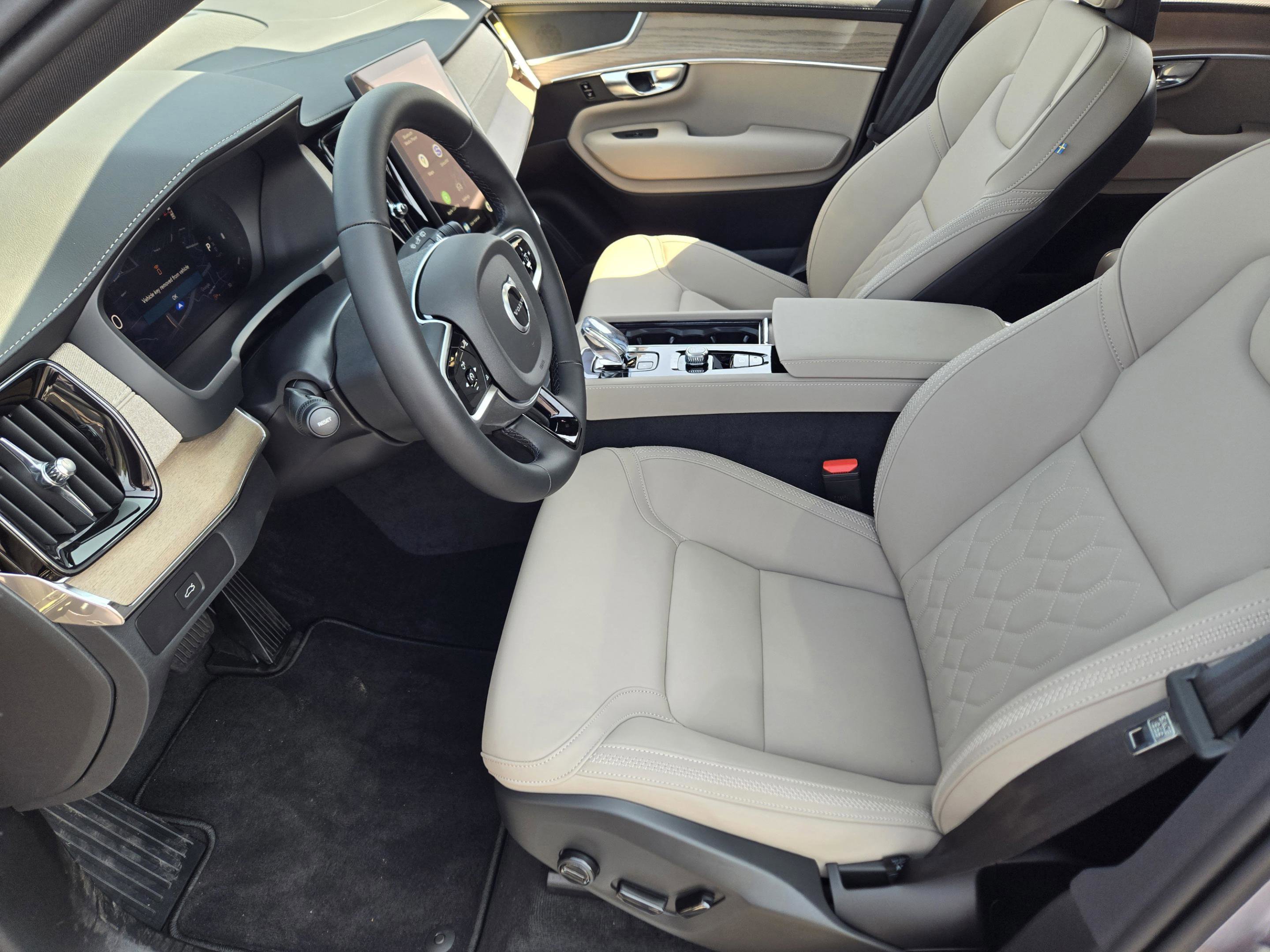 New 2026 Volvo XC90 B5 Core w/ Protection Package Premier image 10