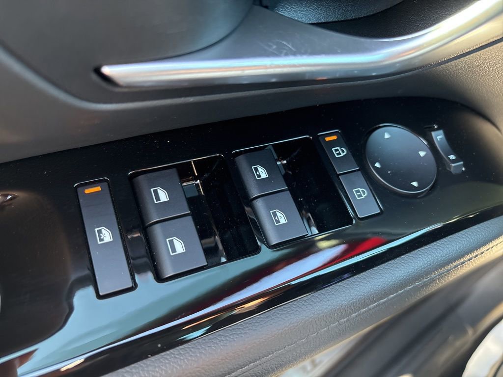 Certified 2025 Hyundai Tucson Limited AWD/4WD image 25